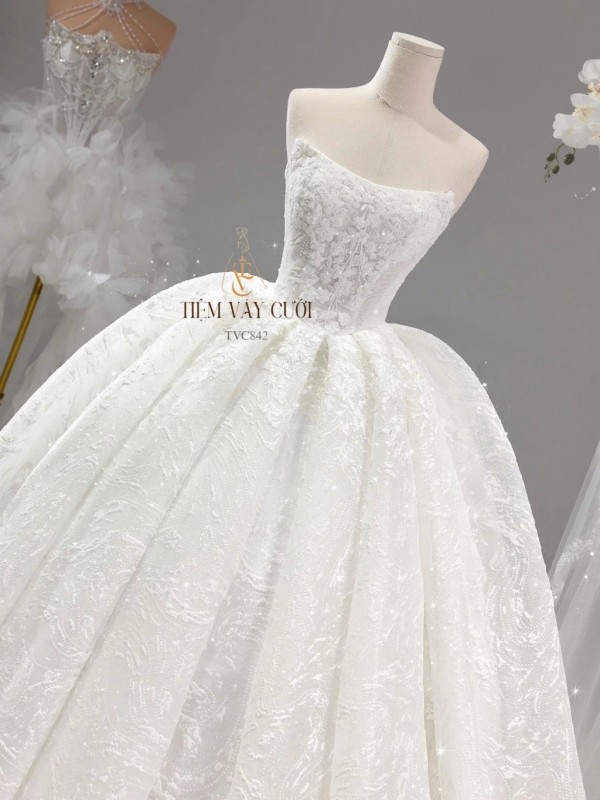 TVC842 Váy Cưới Làm Lễ, Đầm Cưới Dáng Xoè Bồng Bềnh, Dài Tay, Cúp Ngực, Đính Đá