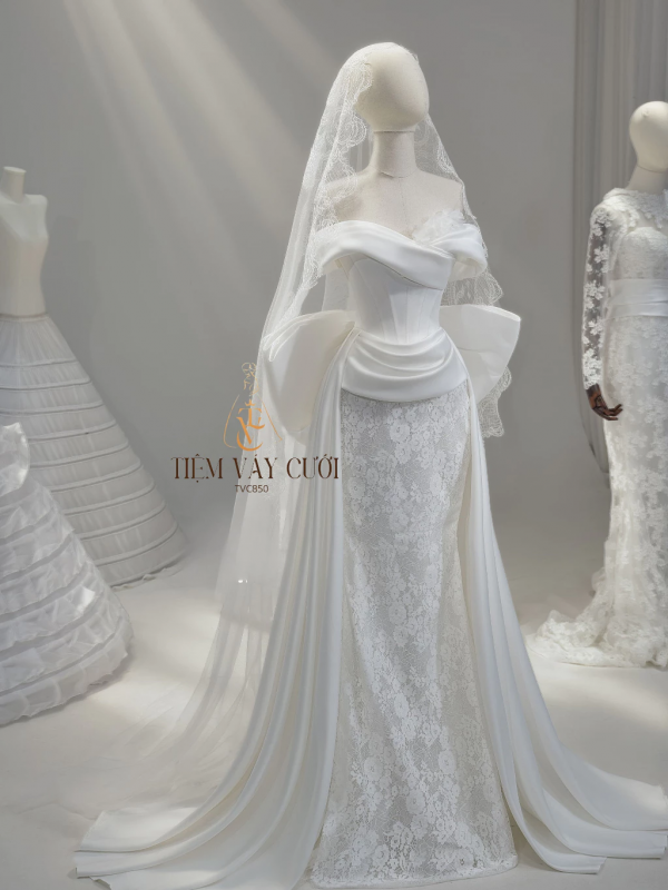 TVC850 Váy Cưới Đi Bàn, Váy Cưới Cô Dâu, Đầm Cưới Đuôi Cá, Bệt Vai Ngang, Xếp Ly, Tà Kèm Nơ Rời