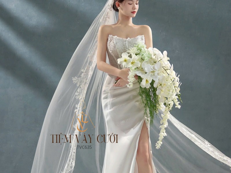 TVC635 Đầm Cưới Cô Dâu, Váy Cưới Đi Bàn, Đuôi Cá, Gọng Corset, Hoa 3D, Cúp Ngực